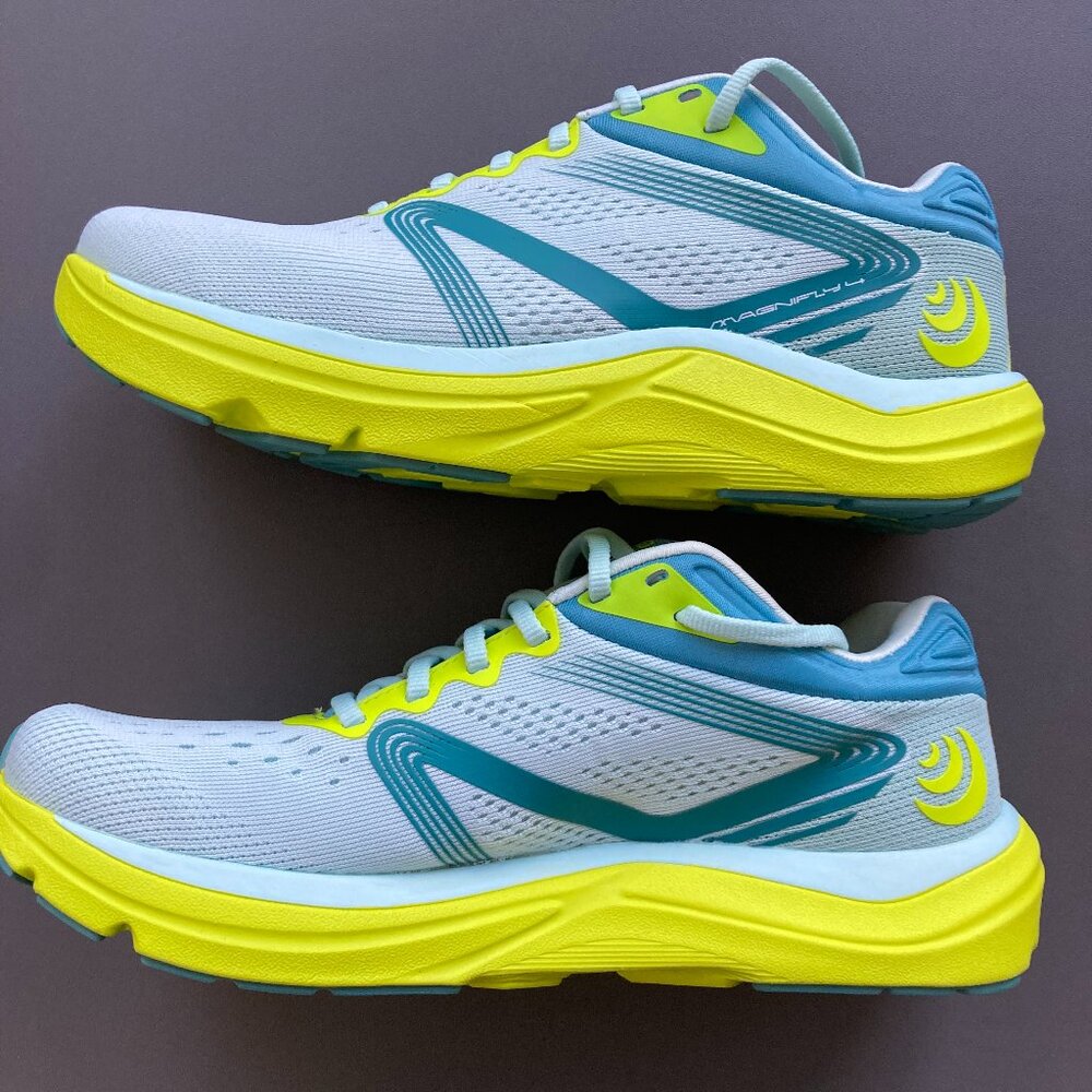 Topo Athletic Magnifly 4 Sneaker - Womens